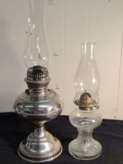 2 Kerosene lamps