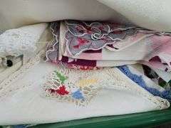 Lot of Vintage Handkerchiefs. 6D