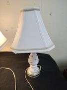 Pair of lamps with bows
