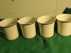 Lenox Holiday 11 cups 4 saucers