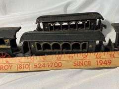 VTG CAST IRON TRAIN SET
