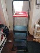 Cosco 3 step folding ladder