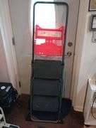 Cosco 3 step folding ladder