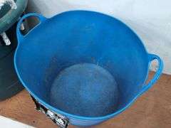 Rope handle tub 18gal, flexible tub. 20a