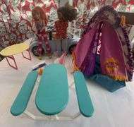Barbie "VW Slug Bug", Tent, 2 Barbies & Picnic Tables
