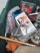Large tote of miscellaneous household items. 2e