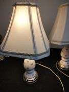 Pair of lamps with bows