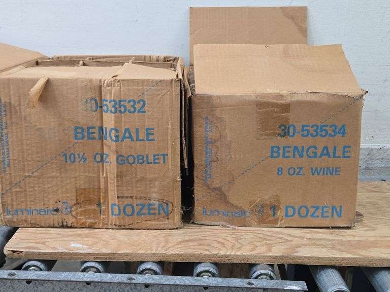 2 Boxes of Bengale Goblets / Wine Glasses. 4B