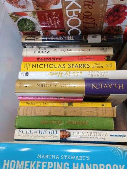 Books, DVD, tote with lid. 8e