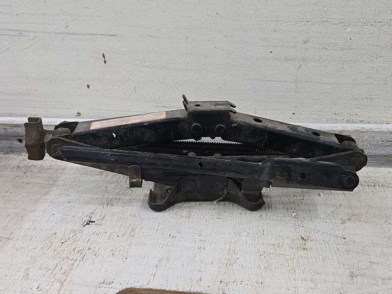 Various Car Jacks. 6D