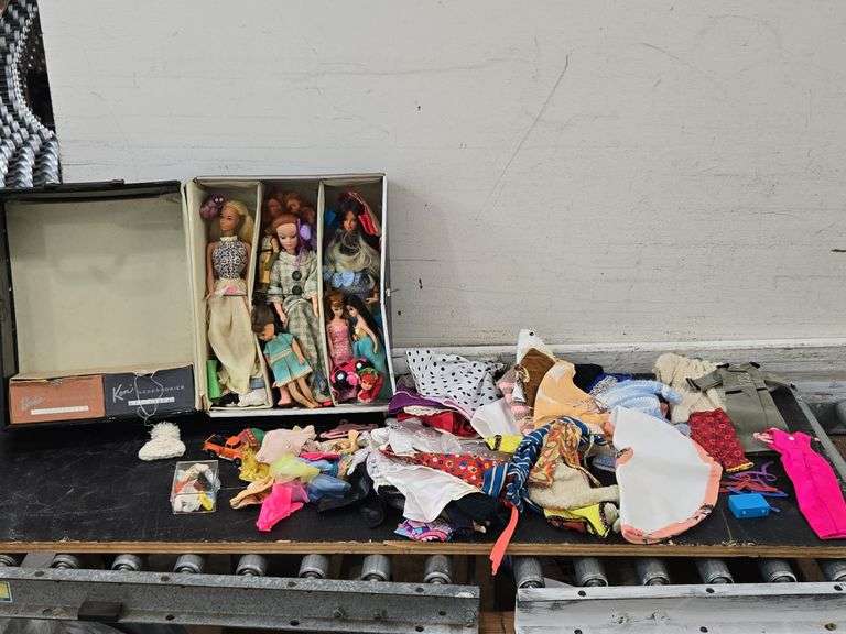1963 Barbie & Ken Case (FULL). 6C