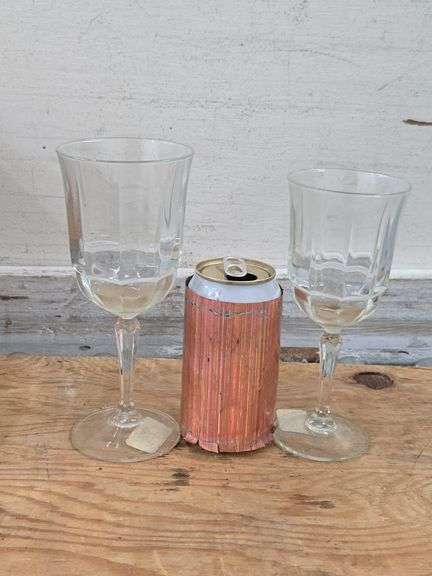 2 Boxes of Bengale Goblets / Wine Glasses. 4B