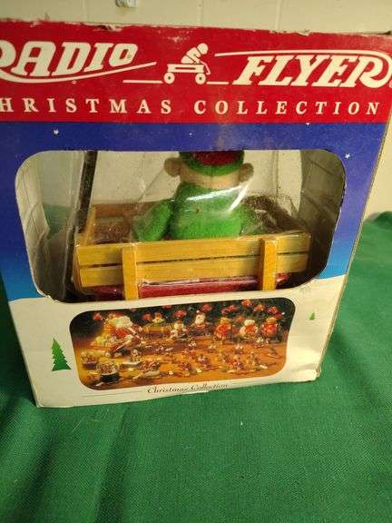 2 Radio Flyer table top ornaments