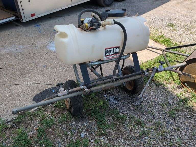 Agri-Fab 14 gallon sprayer