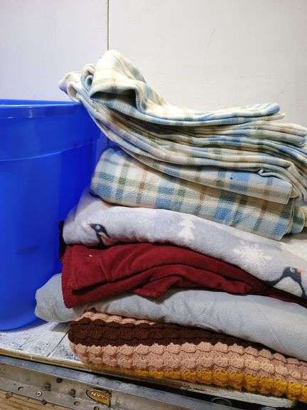 Blankets plus tote. 7d