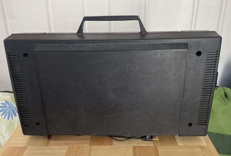 GE Portable Wildcat Record Player - Needs work