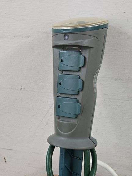 Basket with Extention Cord, Surge Protector & Outdoor Yard Stakes. 6B