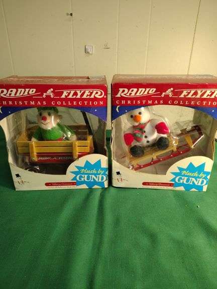 2 Radio Flyer table top ornaments