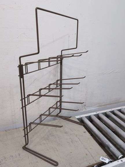 Metal table top display stand. 3a