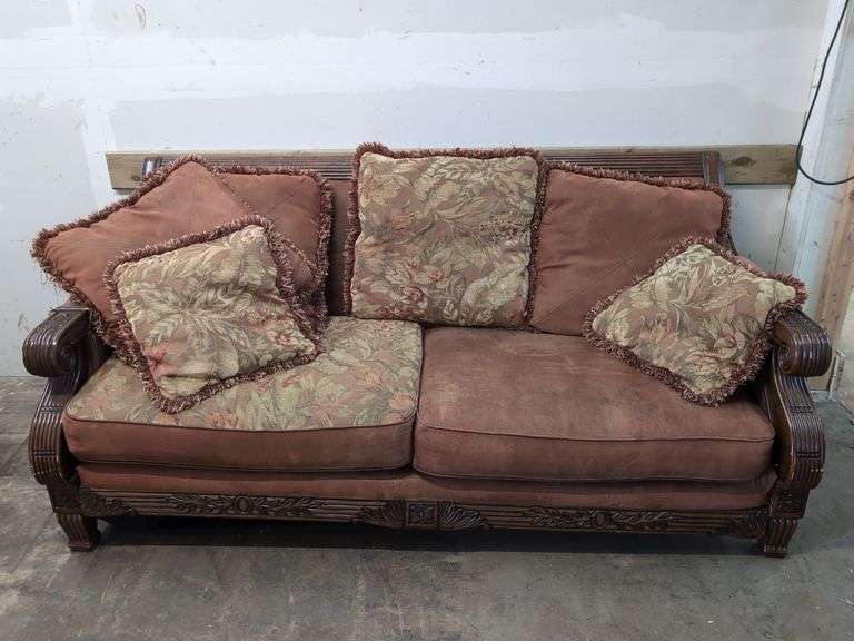 Living room sofa 80" wide