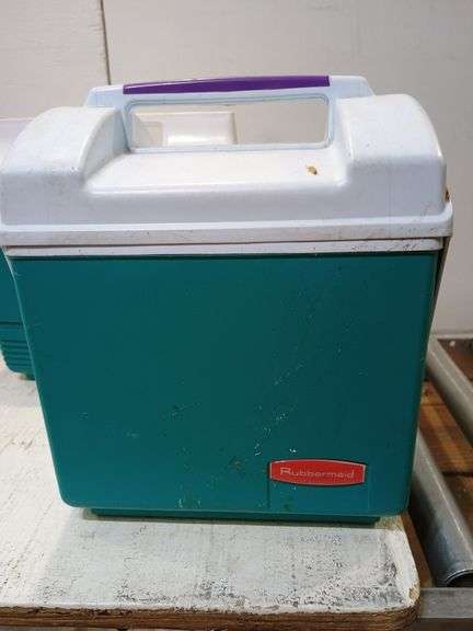 2 coolers. 9c