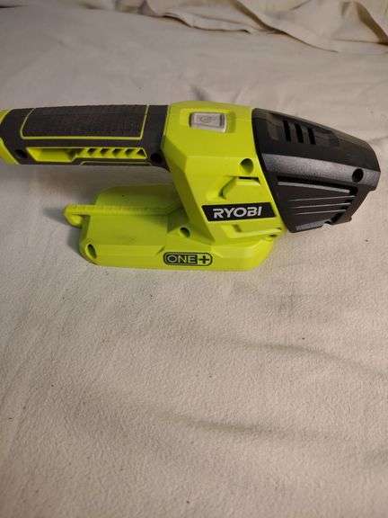 Ryobi saw & flashlight