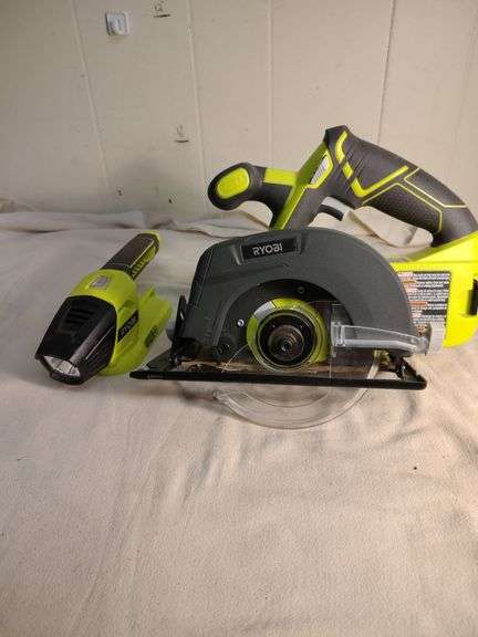 Ryobi saw & flashlight