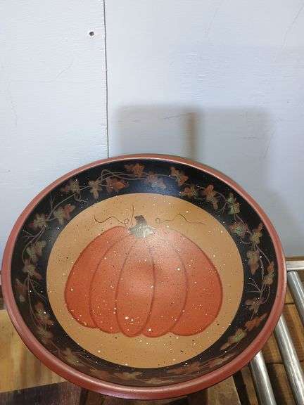 Small stool, big bowl. 8d