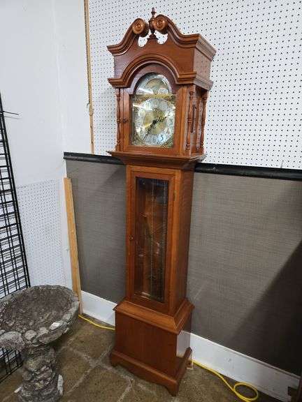 Beautiful Vintage Grandfather Clock (BIN $225)