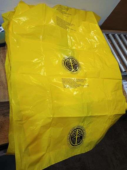 6 East Lansing refuse bags. 8b