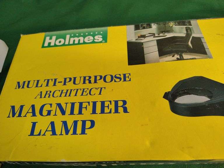 Holmes magnifier lamp
