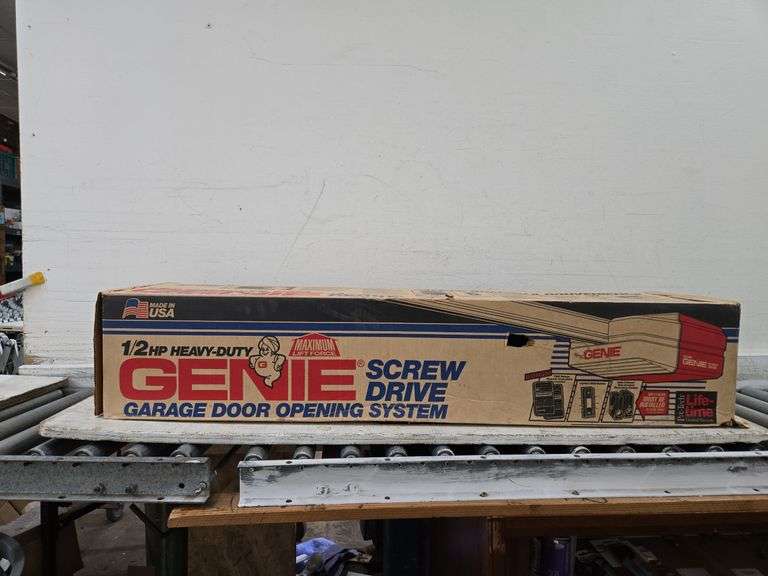 1/2HP Heavy-Duty Genie Screw Drive Garage Door Opening System NIB