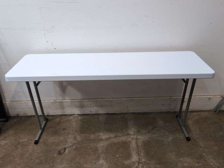 Fold-up table 5' x 17.5" x 29" tall
