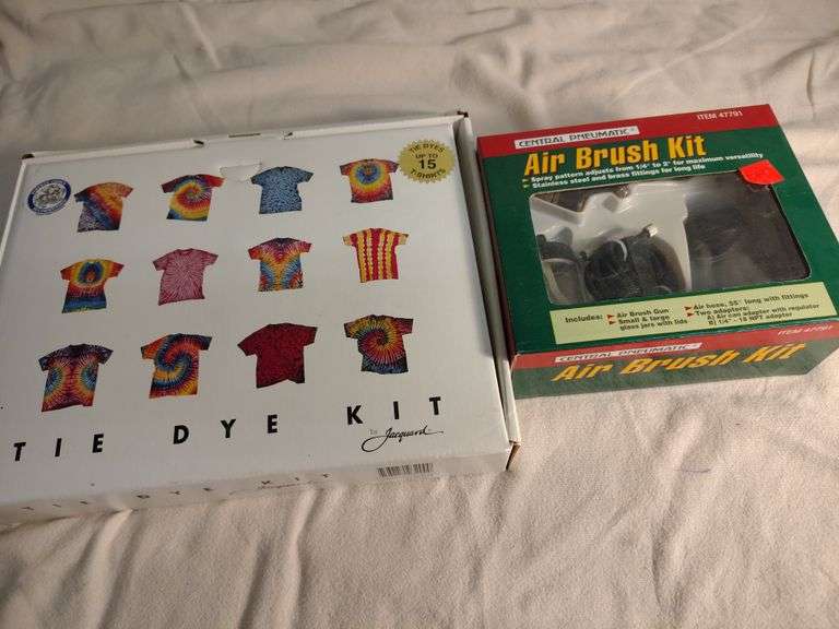 Tie Dye kit and Airbrush kit new in boxes