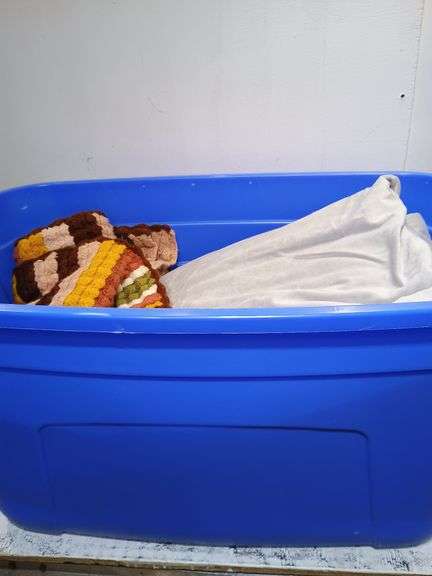Blankets plus tote. 7d