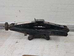 Various Car Jacks. 6D
