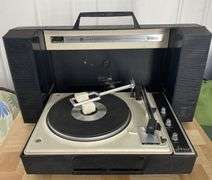 GE Portable Wildcat Record Player - Needs work