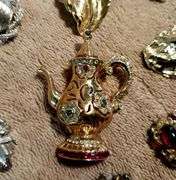 Vintage jewelry. Pins, brooches, earings.