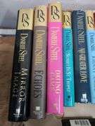 Danielle Steel fiction books. 1e