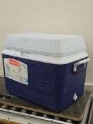 Rubbermaid 56 Qt. Cooler. 6A