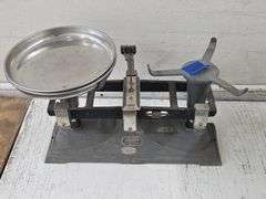 Vintage Ohaus Balance Scale. 6D