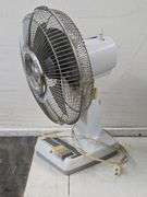 Windmere 12" Oscillating Fan. 6E