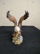2 Eagle statues