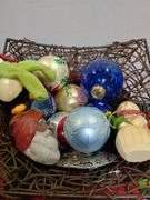 Christmas decor and throws. 8a