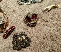 Vintage jewelry. Pins, brooches, earings.