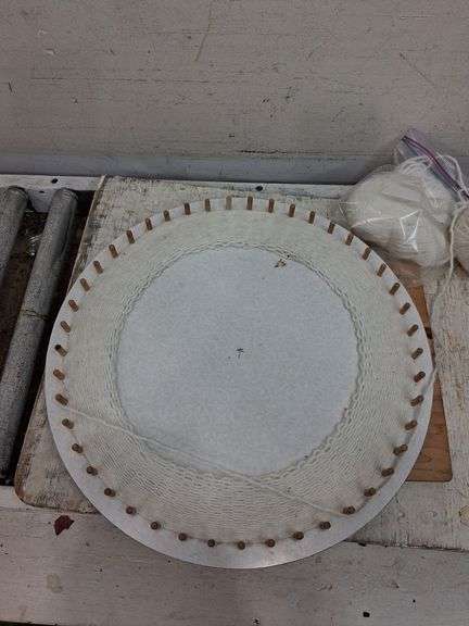 Weaving circle and rectangular board. 1c
