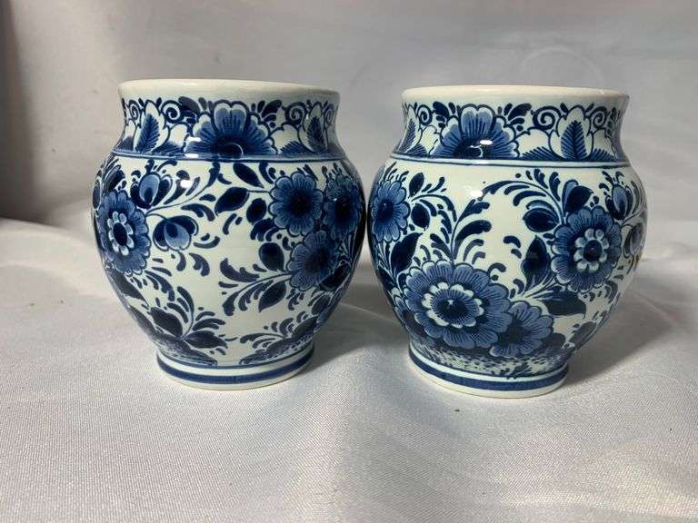 VTG 1966 Oude Delft Blue Porcelain Vase Elegant Home Flowers 4"