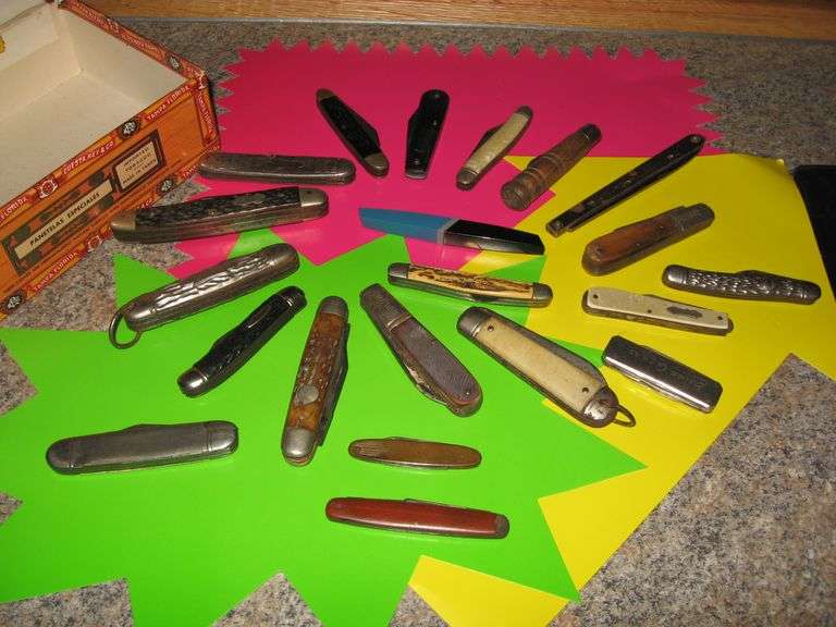 CIGAR BOX FULL OF JUNK KNIVES-A FEW GOOD ONES