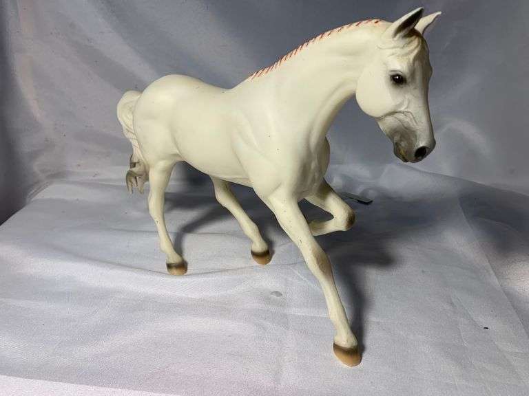 Breyer Model Horses Vintage White Gem Twist 1993