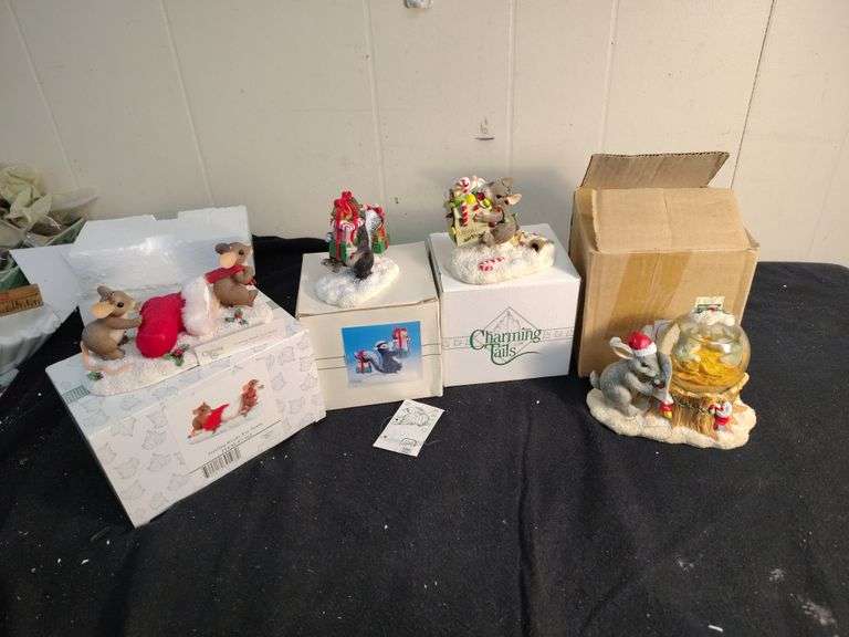 4 Christmas ornaments